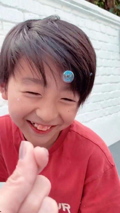 娱乐吃瓜酱喊男生宝宝